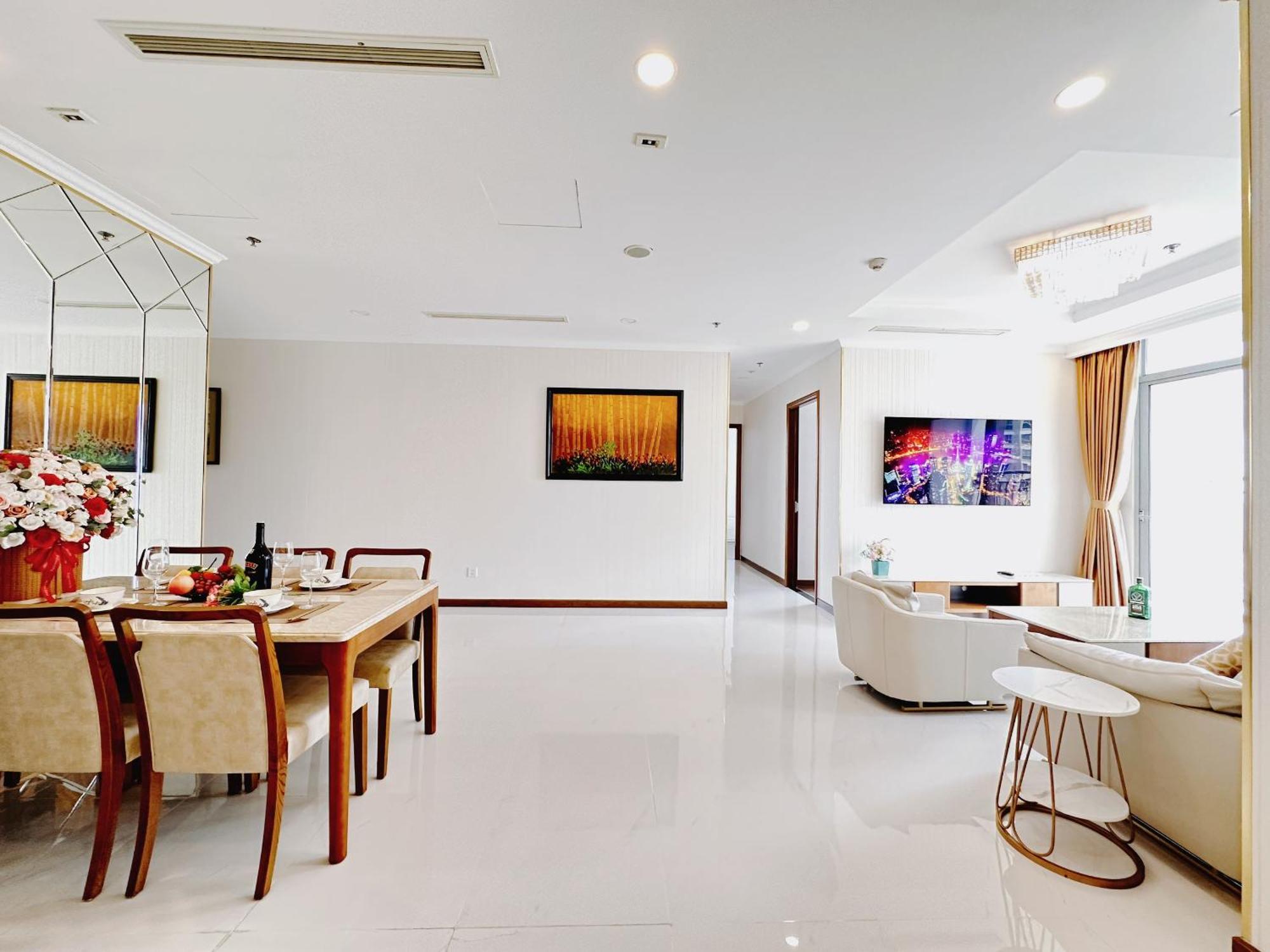 The Landmark Pavilion - Vinhomes Park Apartment *